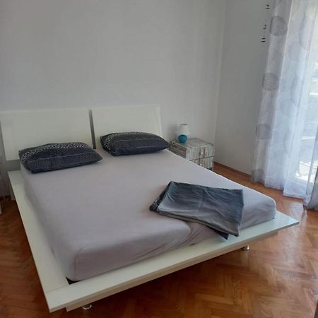 Apartman Rebeka Jezera Exteriér fotografie