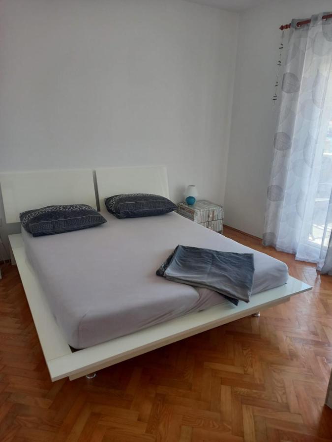 Apartman Rebeka Jezera Exteriér fotografie