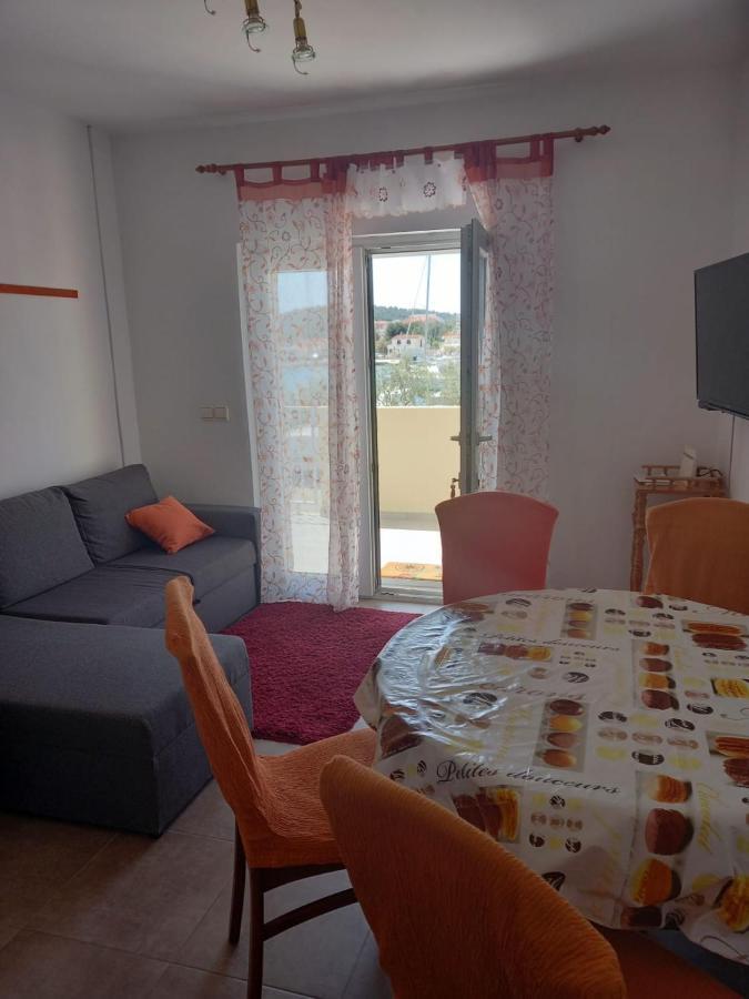 Apartman Rebeka Jezera Exteriér fotografie