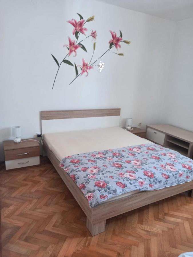 Apartman Rebeka Jezera Exteriér fotografie