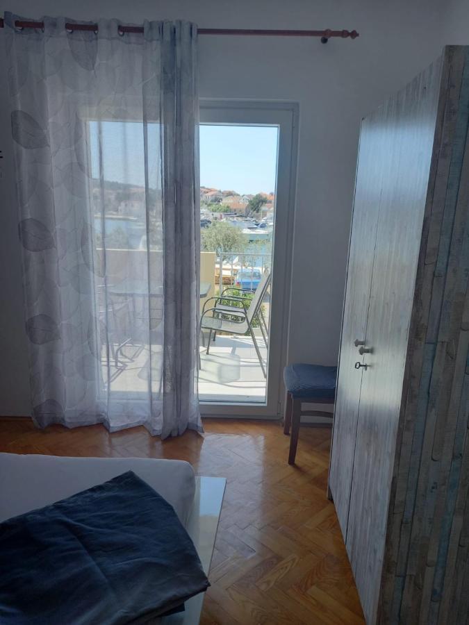 Apartman Rebeka Jezera Exteriér fotografie